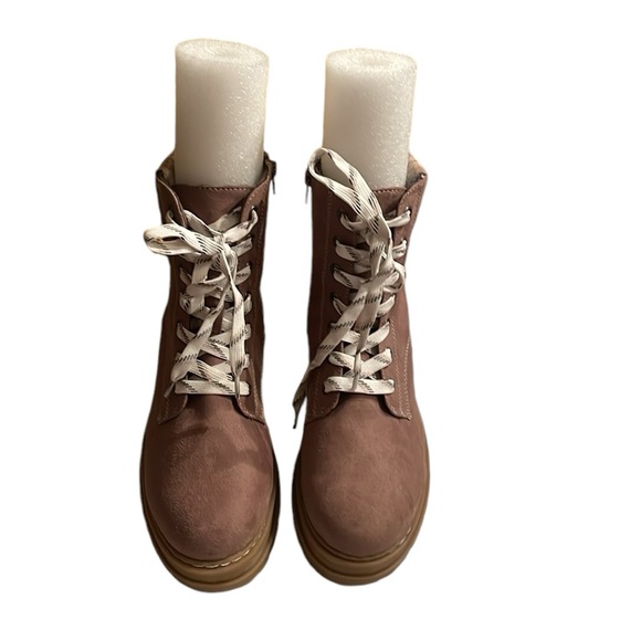 Jellypop Southy women tan, military style boots. Size 7.5 NWOT. - Picture 7 of 9